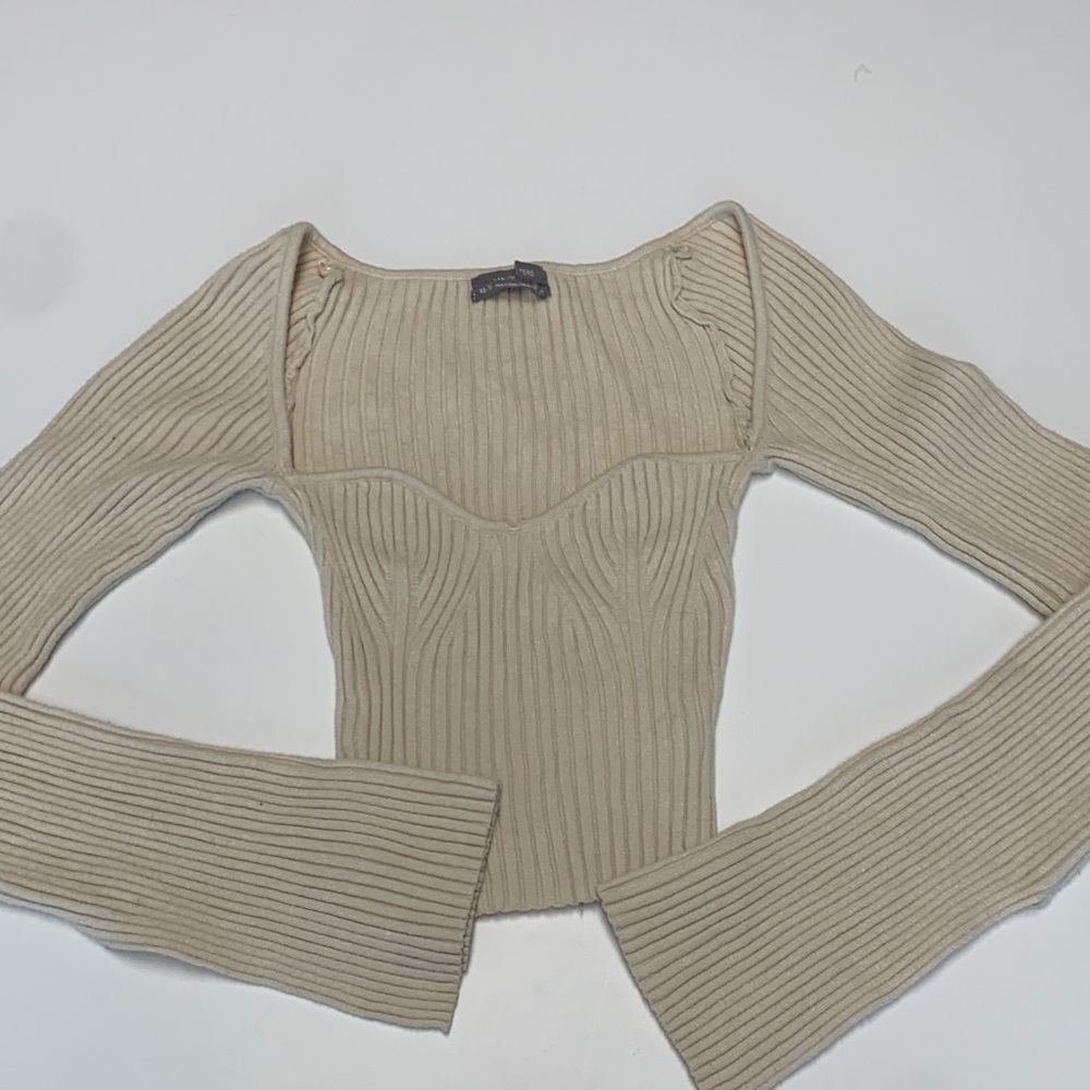 VGUC Urban Outfitters Ribbed Cream Sweater size XS Cropped cream color